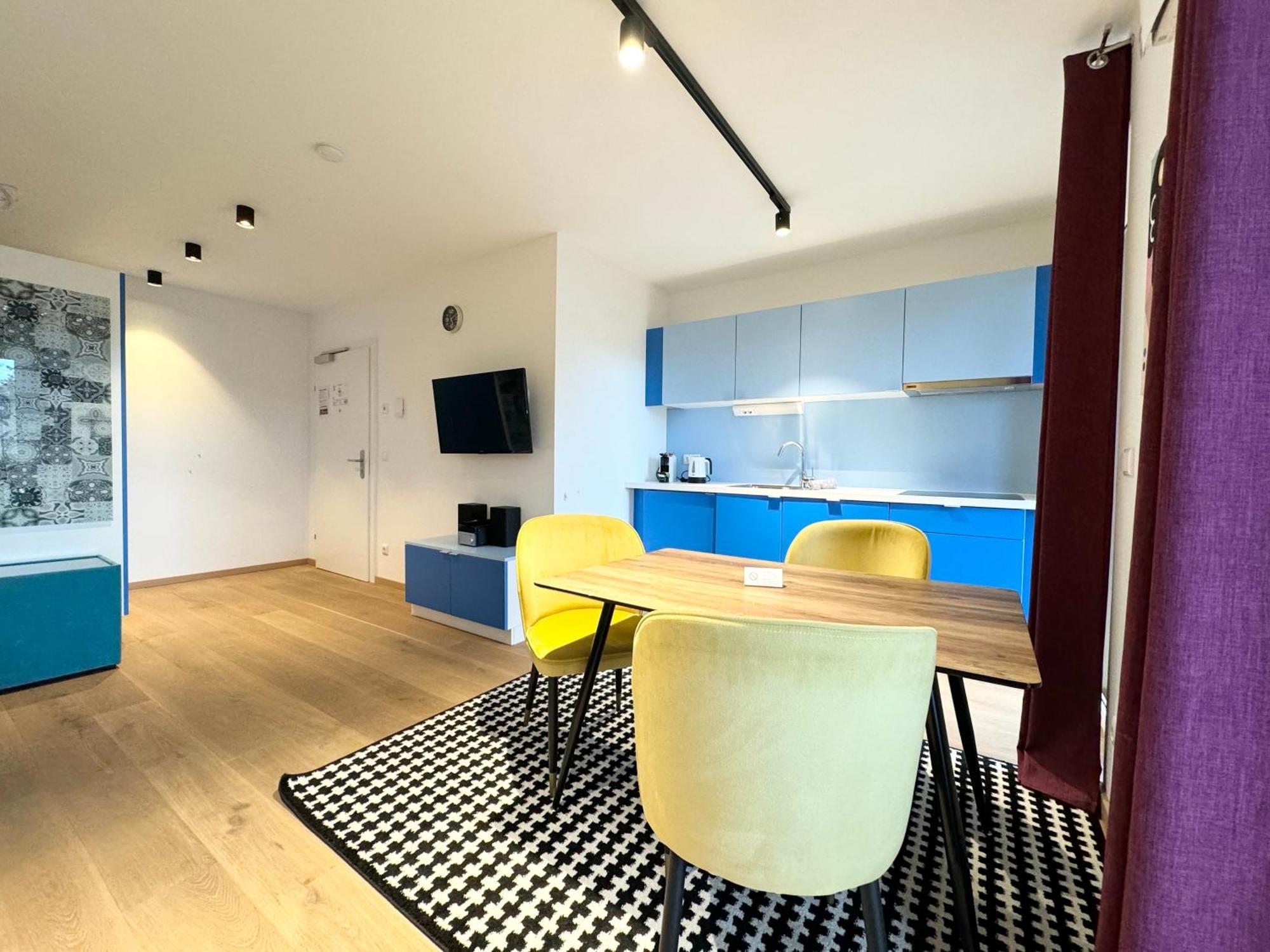 Wohnung Mit Terrasse + Parkplatz Вена Экстерьер фото